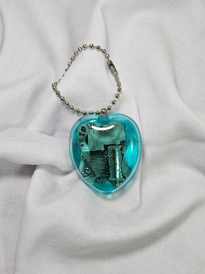 Kalpli müzik kutusu anahtarlık - Görsel 2