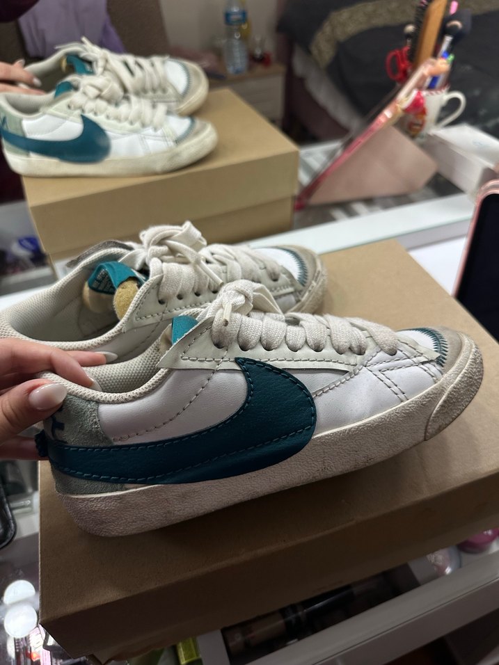 Beyaz ve Mavi Nike Sneakers - Görsel 5