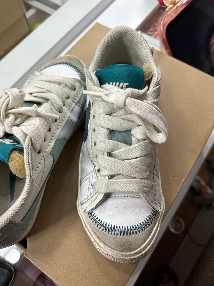 Beyaz ve Mavi Nike Sneakers - Görsel 4