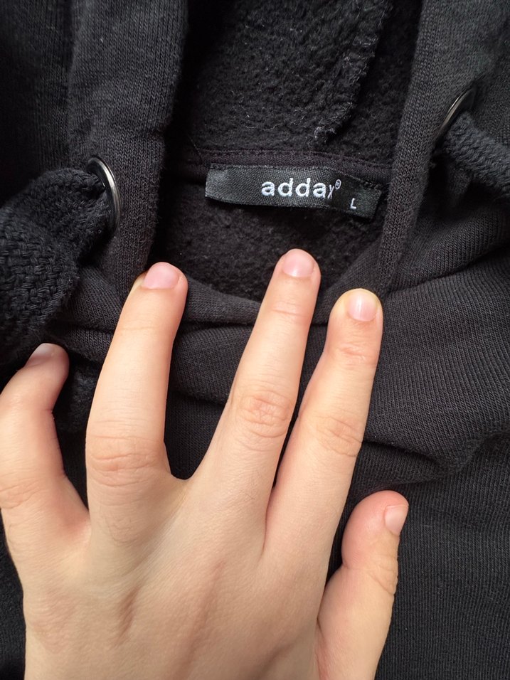 Hiç kullanılmamış simsiyah sweatshirt - Görsel 2