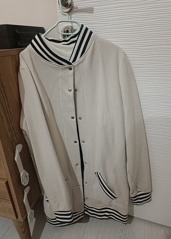 Düğmeli Beyaz Midi Kadın Ceket - Görsel 2