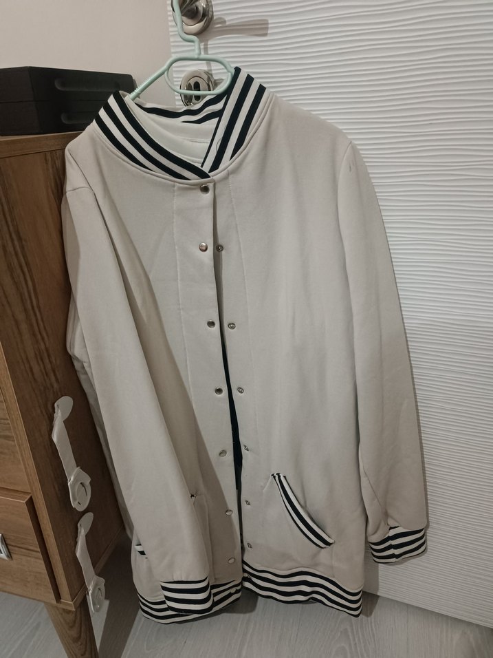 Düğmeli Beyaz Midi Kadın Ceket - Görsel 2