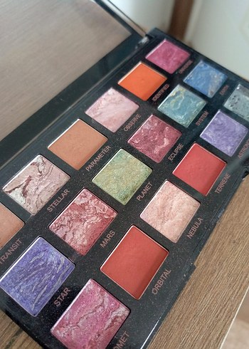 revolution pro celestial far paleti - Görsel 2