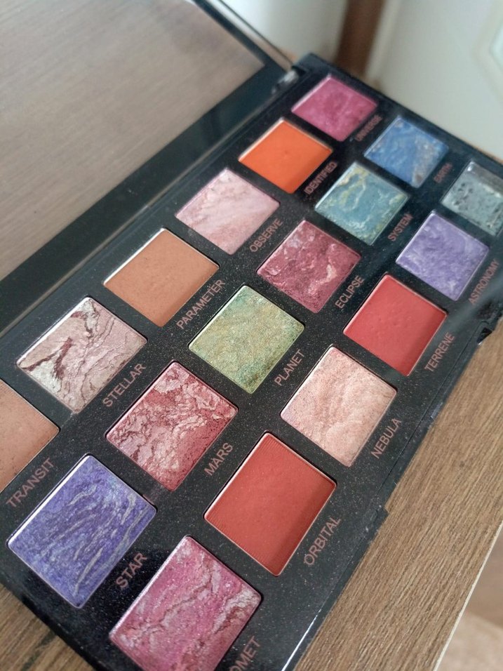 revolution pro celestial far paleti - Görsel 2