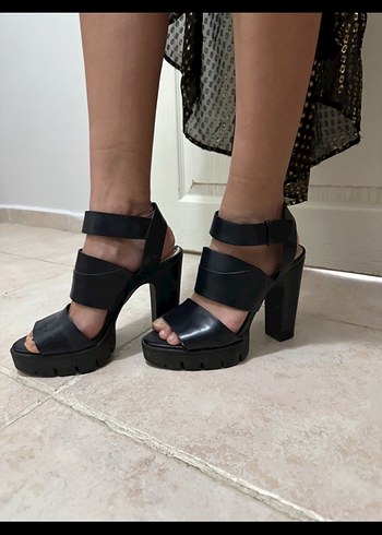 Siyah Goth Platformlu Kadın Topuklu Ayakkabı - Görsel 2