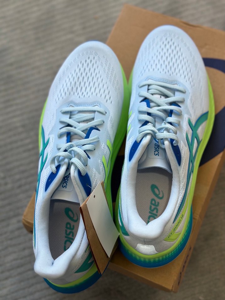 Asics Beyaz GT 2000 Erkek Koşu Ayakkabısı - Görsel 2