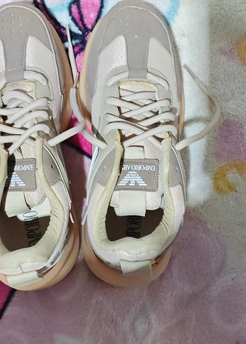 Emporio Armani Bej Kadin Spor Ayakkabi Dolgu Topuk Bagcikli