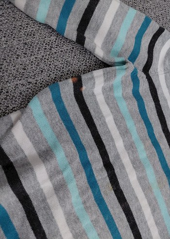 Erkek Çocuk Gri Çizgili Örgü Yün Kazak - Görsel 2