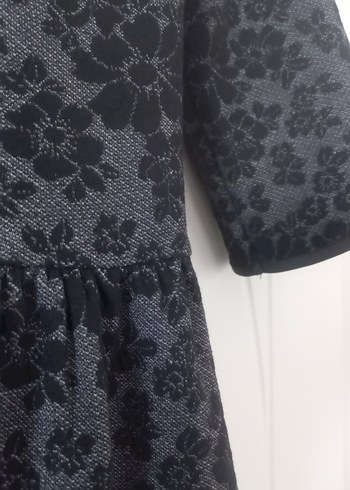 Şık dantel desen görünümlü ,tok kumaş  dokulu elbise - Görsel 3