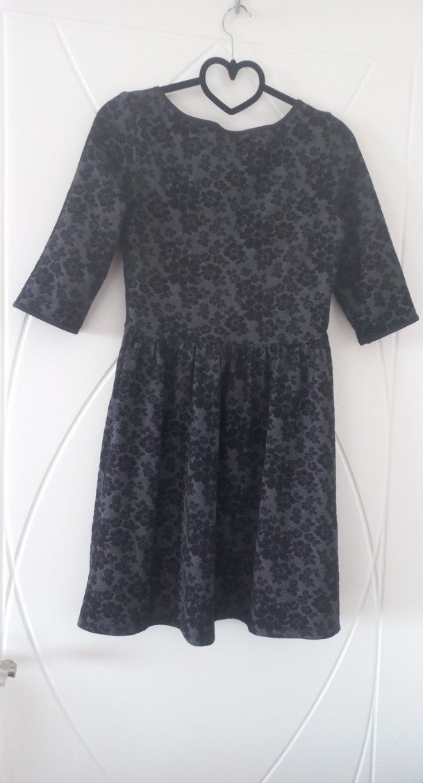 Şık dantel desen görünümlü ,tok kumaş  dokulu elbise - Görsel 4