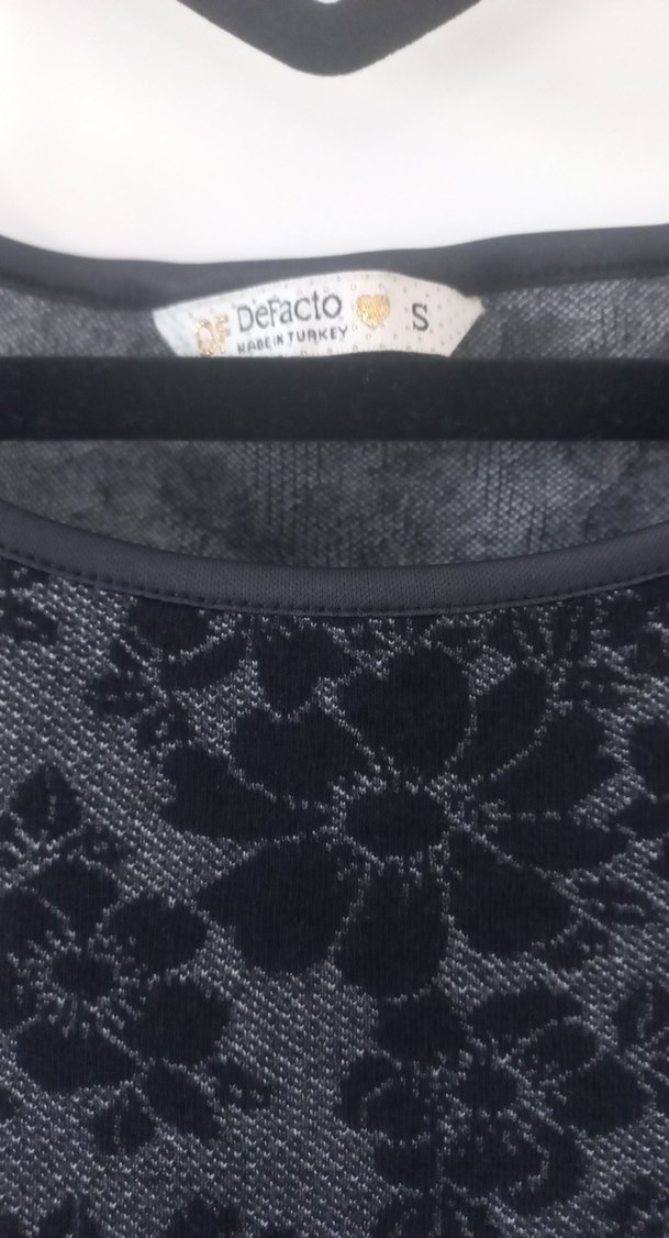 Şık dantel desen görünümlü ,tok kumaş  dokulu elbise - Görsel 2