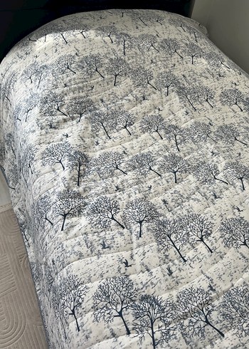 Gri Baskılı Yatak Örtüsü - Görsel 2