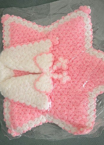 Nakışlı Beyaz Parlak Bebek Önlüğü - Görsel 8