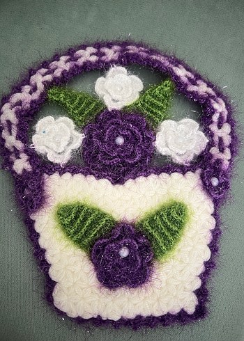 Nakışlı Beyaz Parlak Bebek Önlüğü - Görsel 5