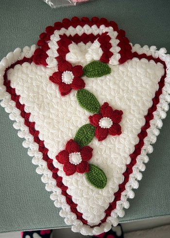 Nakışlı Beyaz Parlak Bebek Önlüğü - Görsel 2