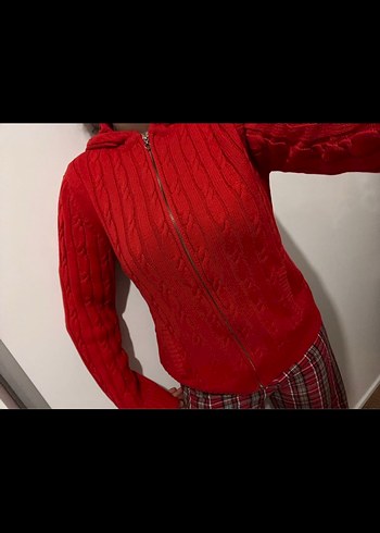 Kırmızı Kapüşonlu Örgü Kadın Kazak - Görsel 2