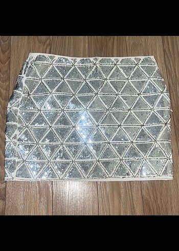 Boncuk ve pullu etek - Görsel 2