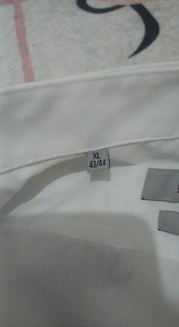 Düğmeli Beyaz gömlek - Görsel 3