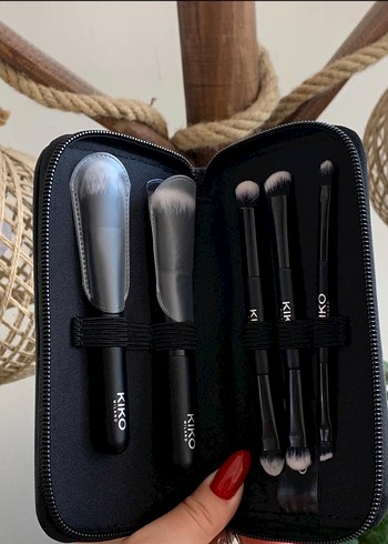 KIKO Siyah Makyaj Fırça Seti - Görsel 3