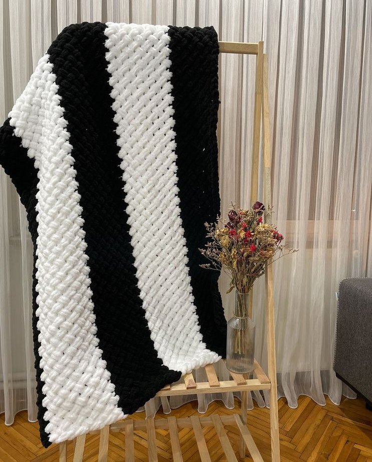 Renkli Örgü Desenli Battaniye - Görsel 4