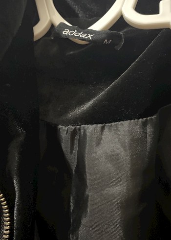 Siyah Yüksek Yakalı Kürklü Kadın Ceket - Görsel 2