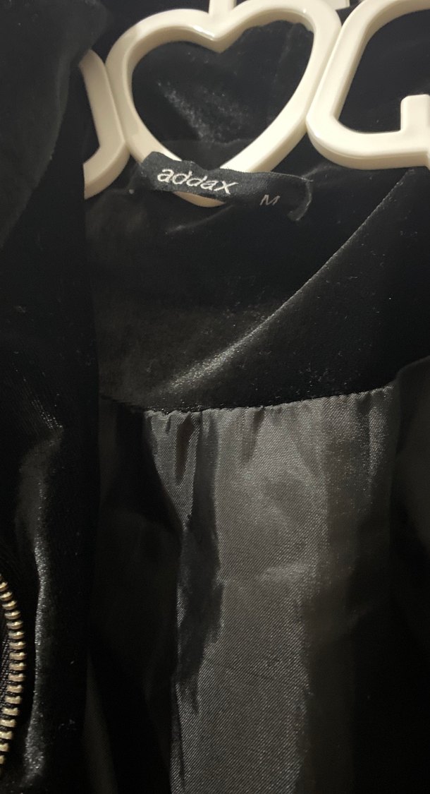 Siyah Yüksek Yakalı Kürklü Kadın Ceket - Görsel 2