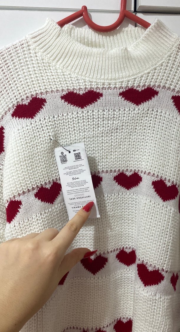 Nakışlı Beyaz Kadın Örgü Kazak - Görsel 2