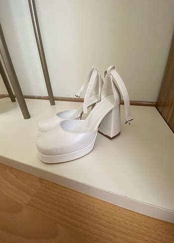 Beyaz Platform Topuklu Tokalı Kadın Ayakkabı (düğün ayakkabısı) - Görsel 3