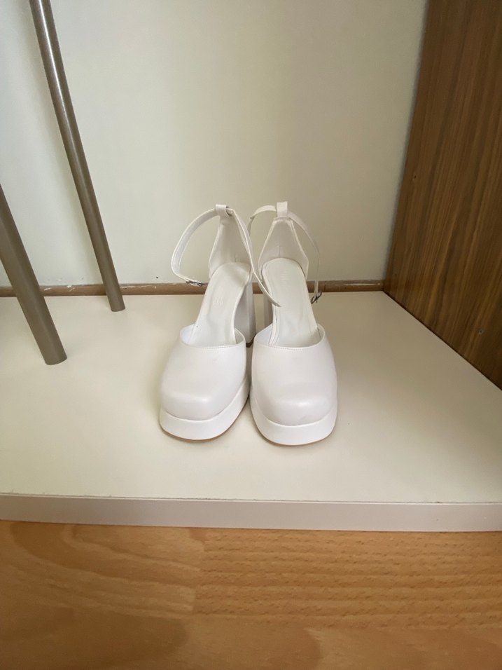 Beyaz Platform Topuklu Tokalı Kadın Ayakkabı (düğün ayakkabısı) - Görsel 2