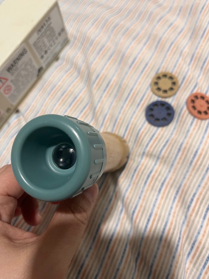 Zara home kids Ahşap Projeksiyonlu El Feneri Oyuncak - Görsel 5