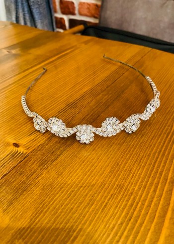 Sıralı Taşlı Beyaz Gelin Tacı - Görsel 3