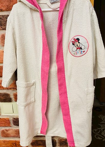 Kız Çocuk Pembe Kapüşonlu Bornoz ve Pijama Seti - Görsel 4