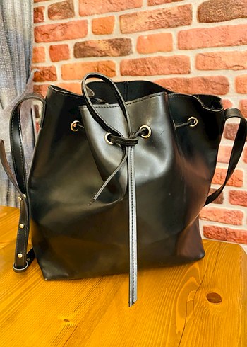 Büzgülü kadın siyah kol çantası - Görsel 6