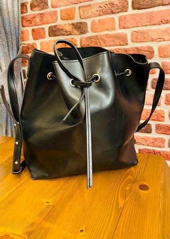 Büzgülü kadın siyah kol çantası - Görsel 2