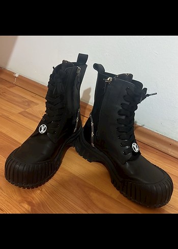 Siyah Platform Topuklu Goth Botlar - Görsel 4