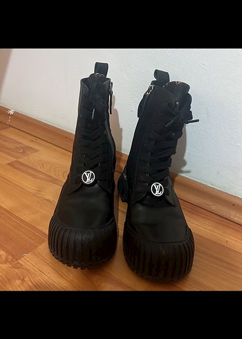 Siyah Platform Topuklu Goth Botlar - Görsel 2