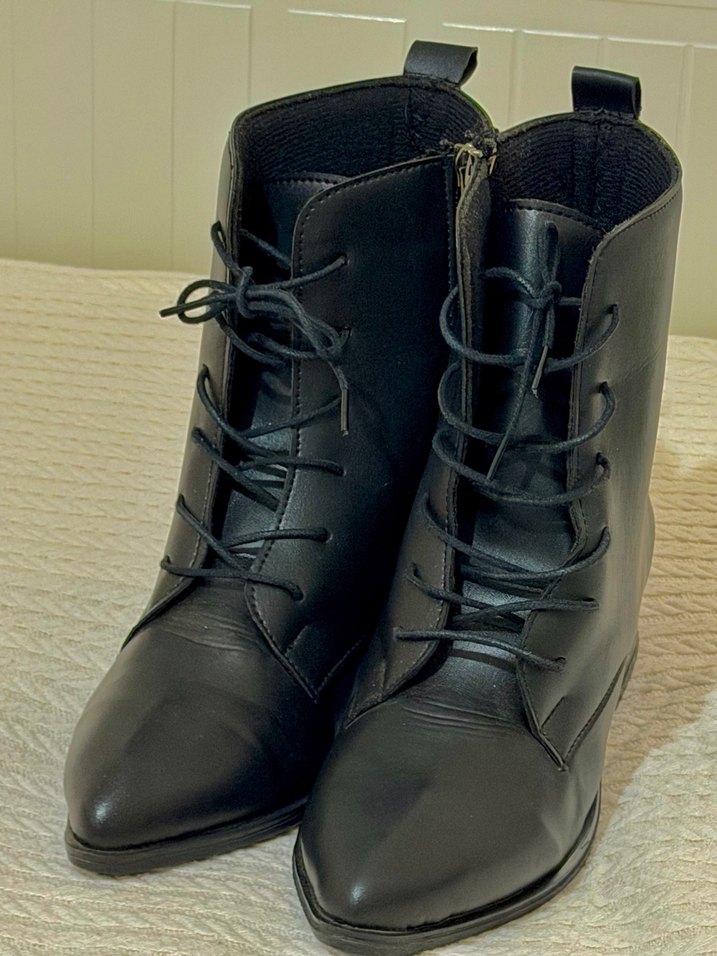 Siyah Deri Gotik Stiletto Topuklu Bot - Görsel 2