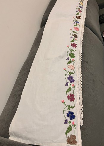 Çiçek Nakışlı Dantel Kenarlı Kumaş - Görsel 2