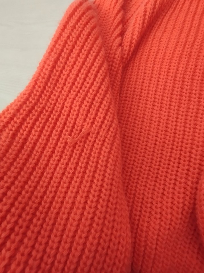 Kırmızı Yüksek Yakalı Örgü Kadın Kazak - Görsel 3