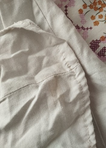 Düğmeli Beyaz Keten Kadın Gömlek - Görsel 3