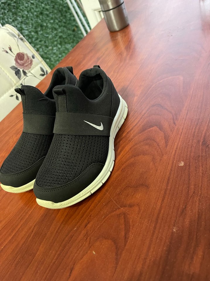 Nike Siyah Erkek Spor Ayakkabı Velcro - Görsel 3