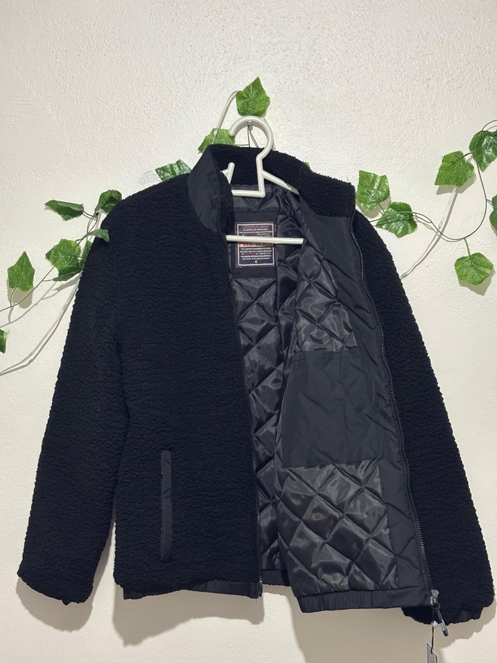 Siyah Kışlık Mont - Her Mevsime Uygun - Görsel 3