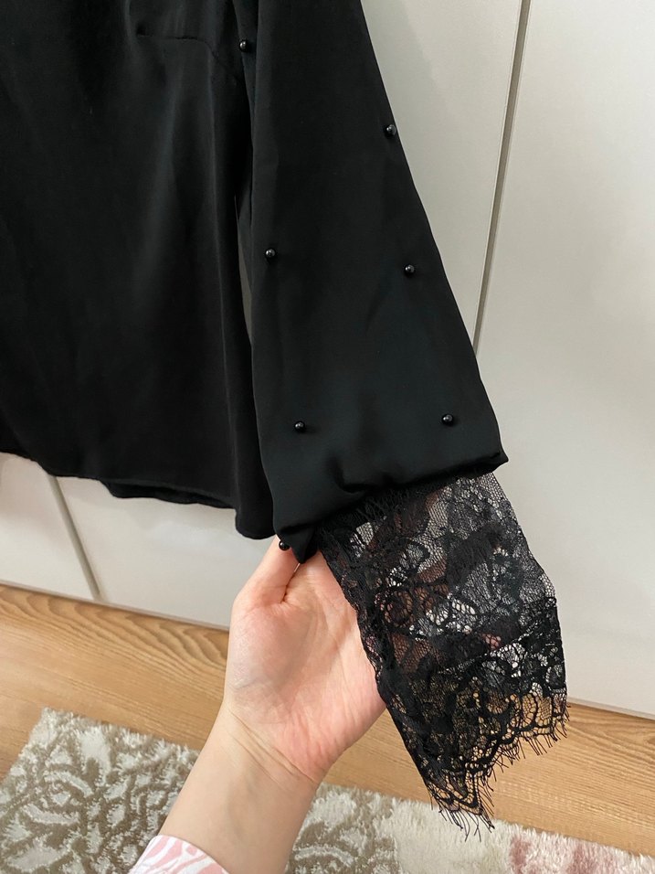 Dantel Detaylı Siyah Uzun Kollu Bluz - Görsel 2