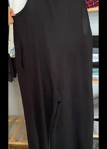 Siyah Yüksek Yakalı Kolsuz Kadın Tulum - Görsel 2