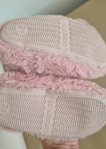 Kız Çocuk Pembe Kürklü Nakışlı Ev Terliği panduf 21 numara - Görsel 3