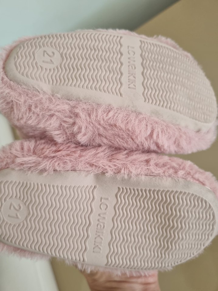 Kız Çocuk Pembe Kürklü Nakışlı Ev Terliği panduf 21 numara - Görsel 3