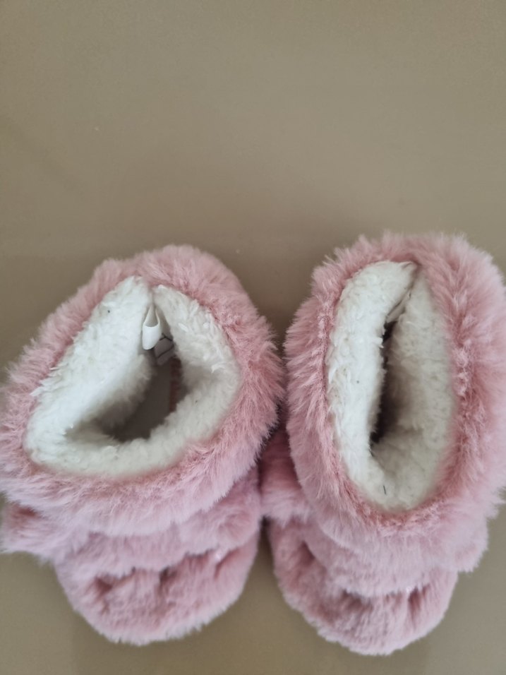 Kız Çocuk Pembe Kürklü Nakışlı Ev Terliği panduf 21 numara - Görsel 5