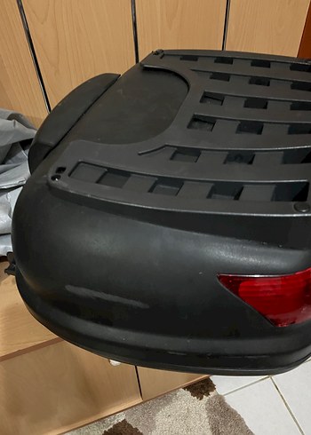 Siyah Baskılı Plastik Motosiklet çantası 52 lt - Görsel 2