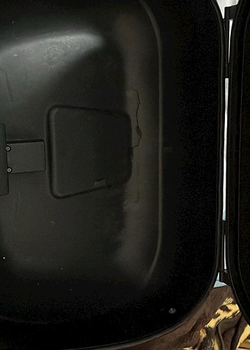 Siyah Baskılı Plastik Motosiklet çantası 52 lt - Görsel 4