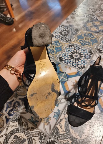 Siyah Yılan Desenli Dolgu Topuklu Kadın Ayakkabı - Görsel 2